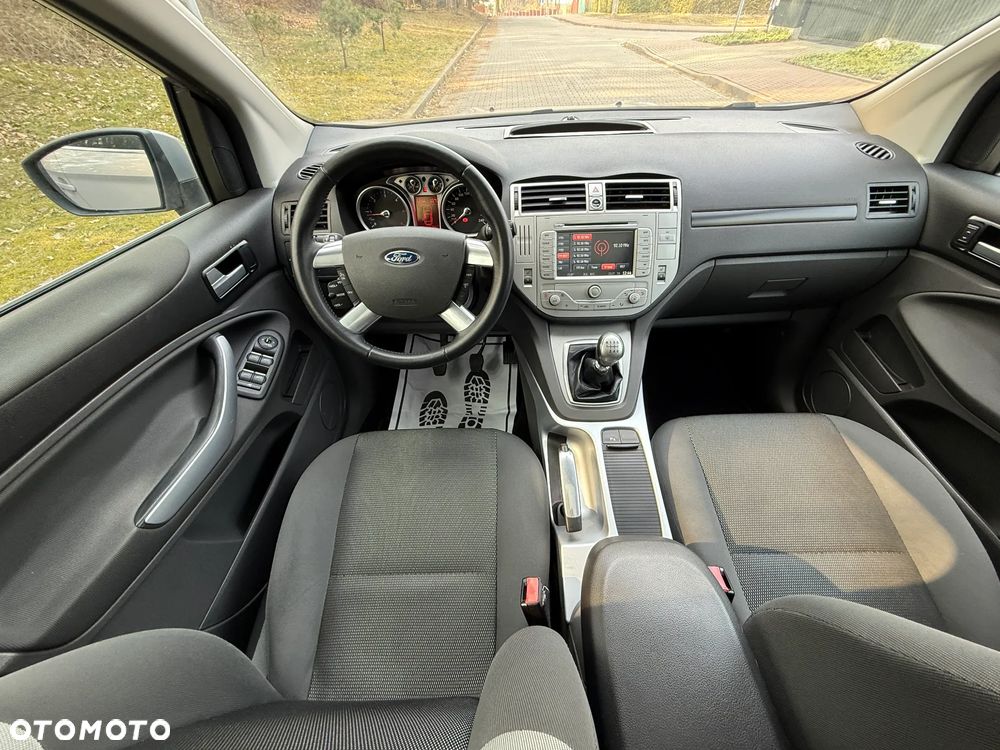 Ford Kuga 2.0 TDCi 2x4 Titanium - 24