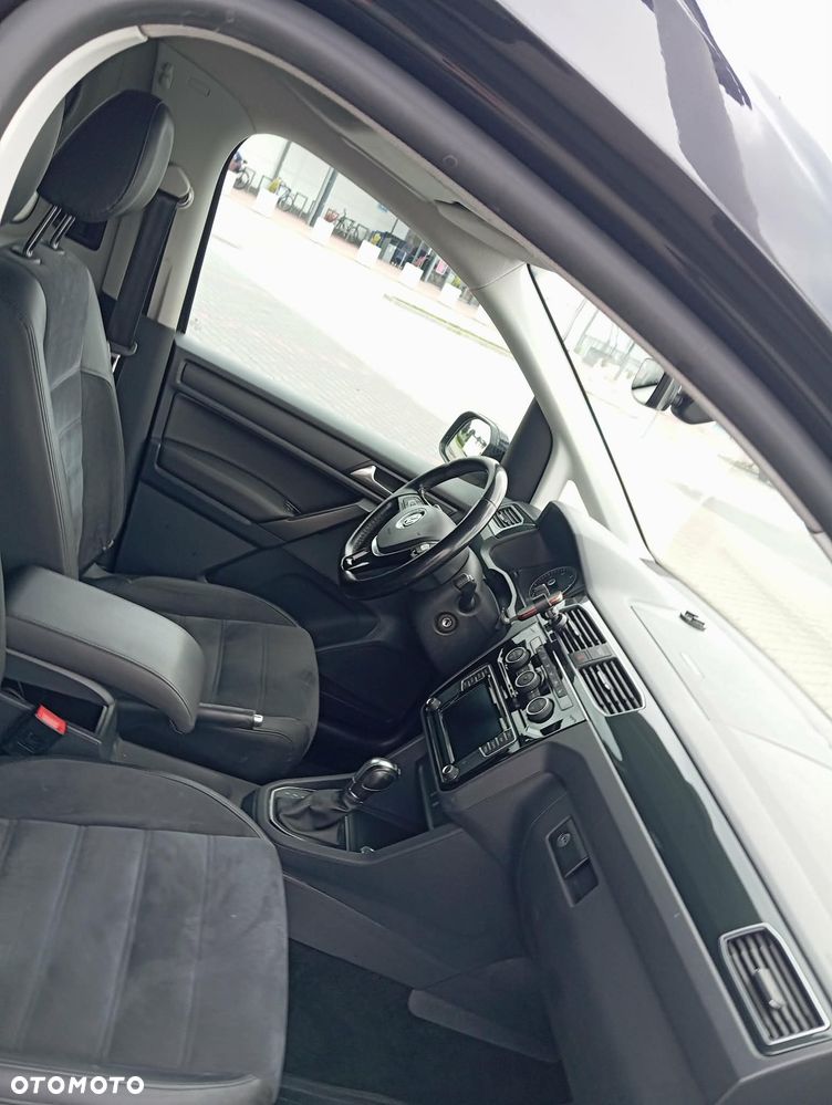 Volkswagen Caddy 2.0 TDI Highline 4Motion DSG - 8