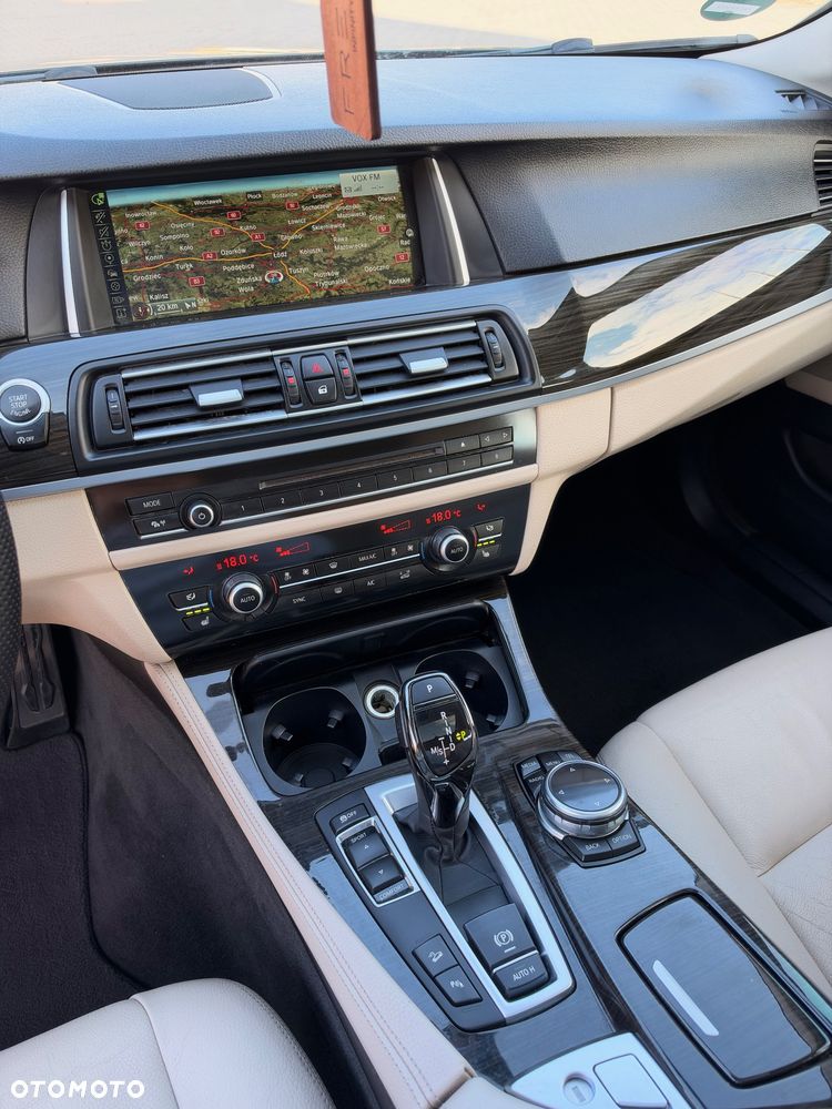 BMW Seria 5 530d xDrive Luxury Line - 25