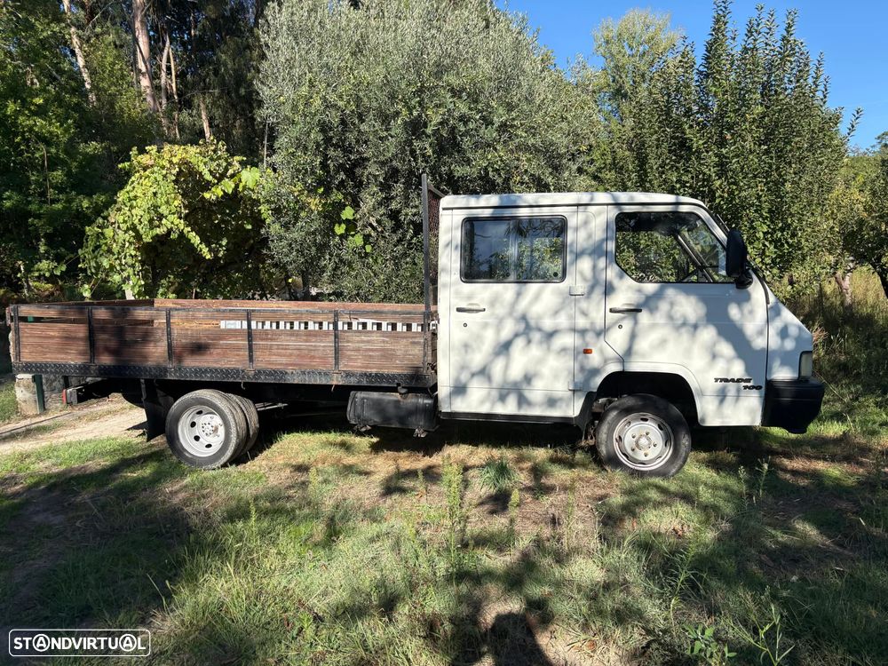 Nissan Trade - 1