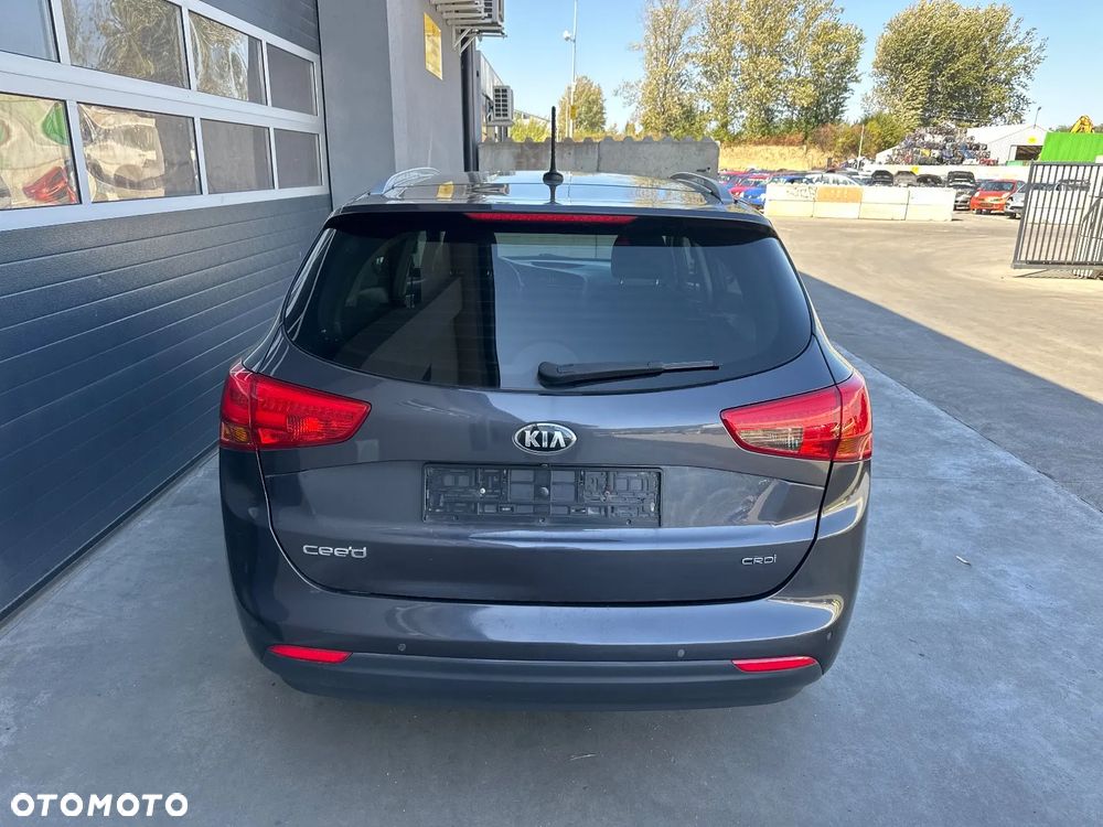 Kia Ceed - 9