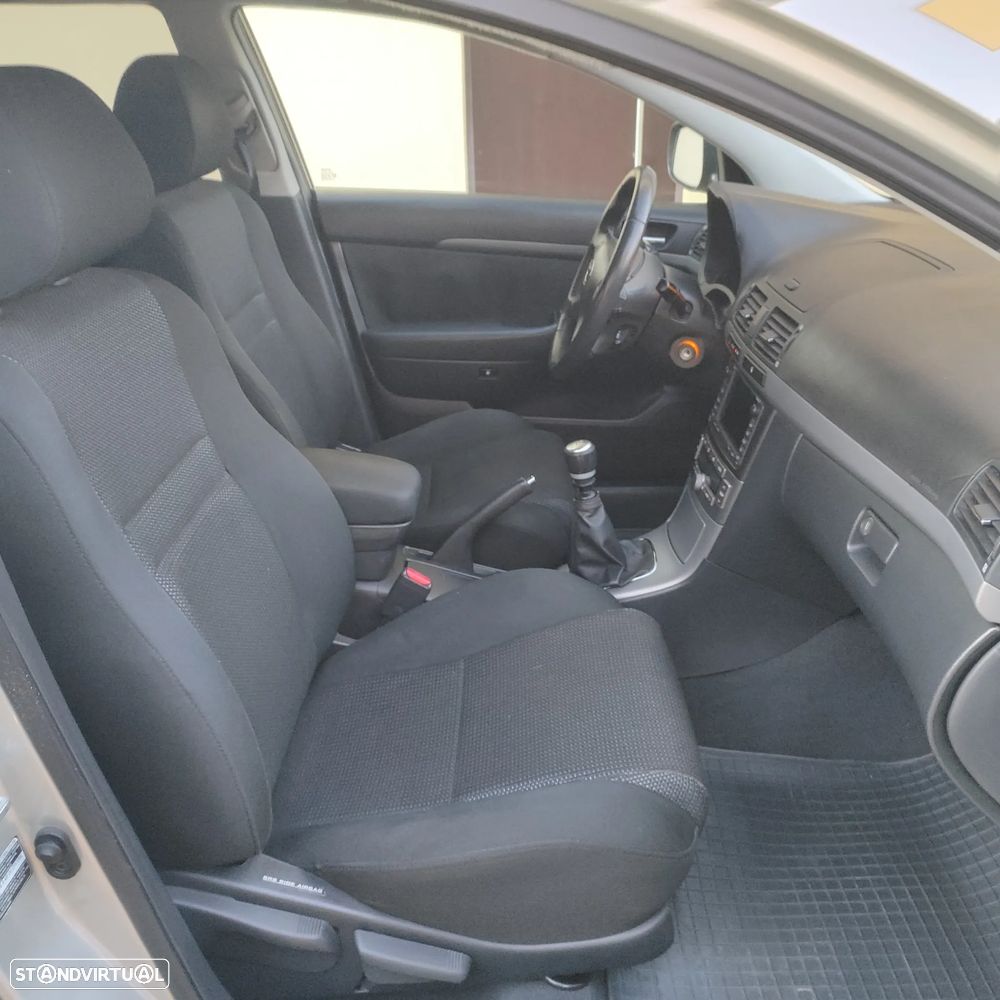 Toyota Avensis SW 2.0 D-4D Sol+GPS - 24