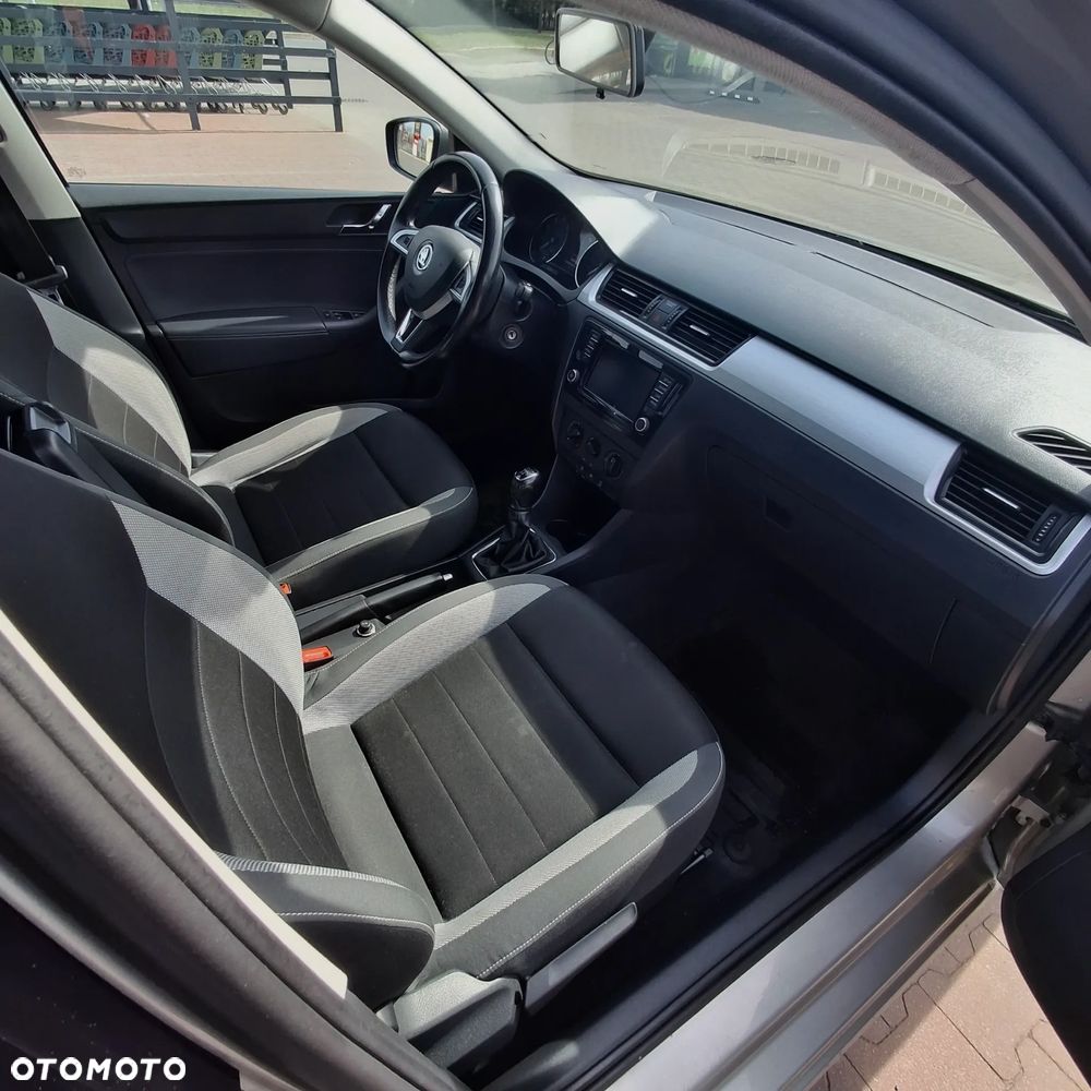 Skoda RAPID 1.2 TSI Ambition - 12