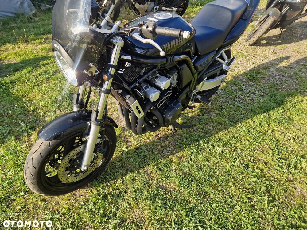 Yamaha FZS - 5