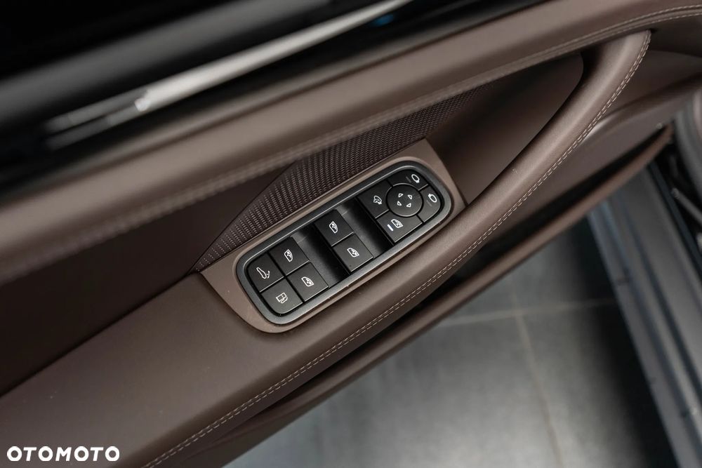 Porsche Panamera 4 E-Hybrid PHEV - 20