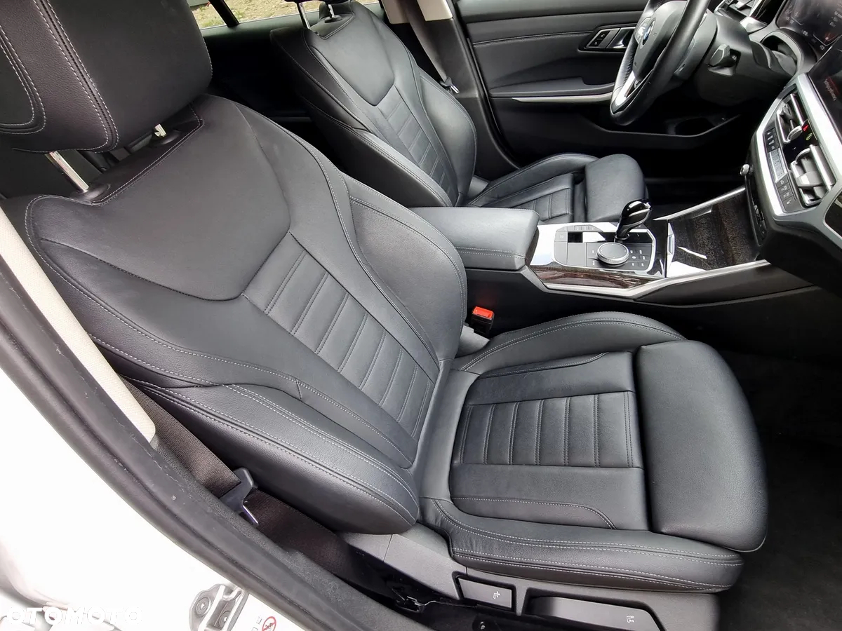 BMW Seria 3 320d xDrive Luxury Line sport - 18