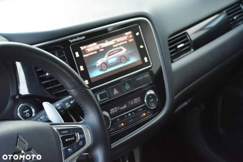 Mitsubishi Outlander 2.0 4WD Plug-In Hybrid - 38