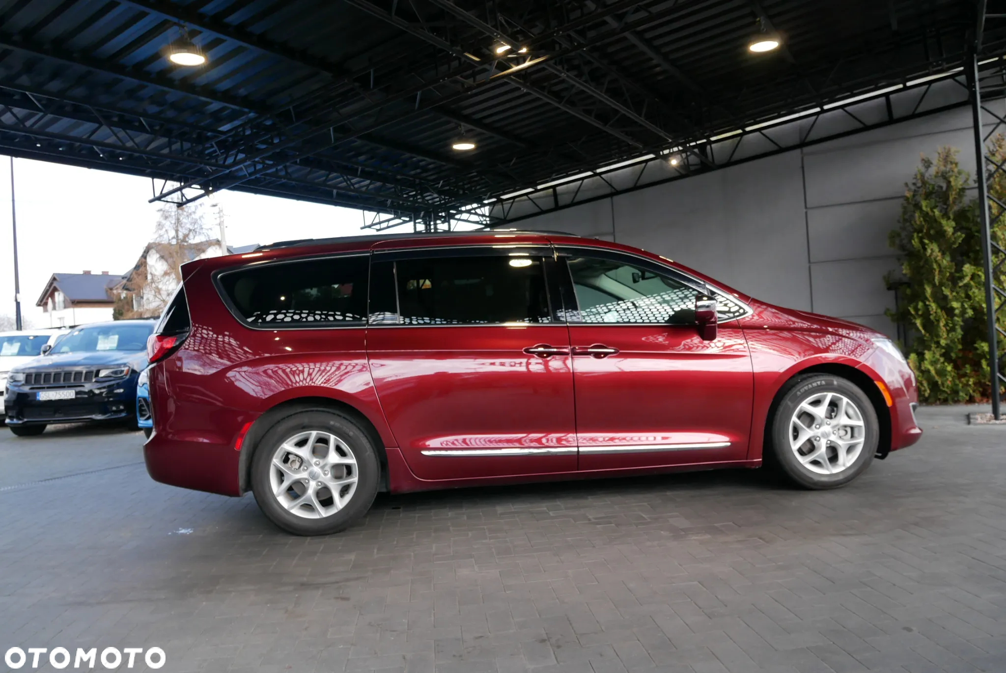 Chrysler Pacifica - 32