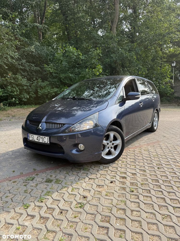 Mitsubishi Grandis 2.4 Intense - 1