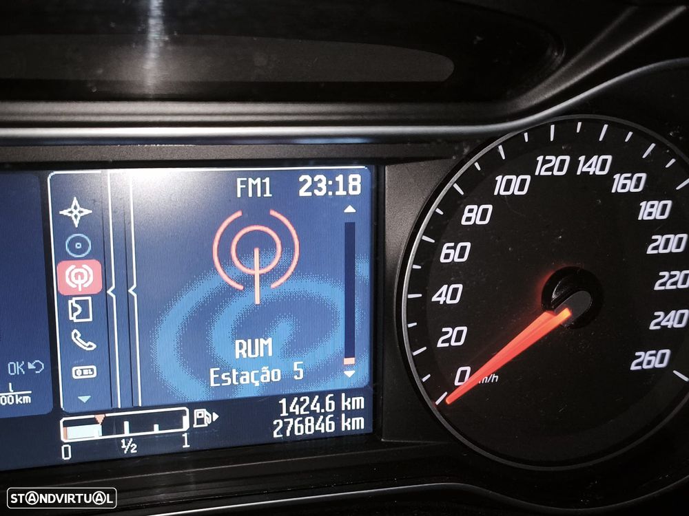 Ford S-Max 2.0 TDCi Titanium 7L - 28