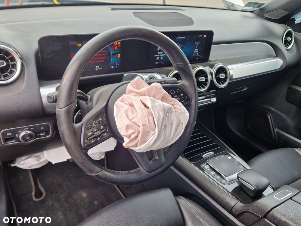 Mercedes-Benz GLB 200 Progressive 7G-DCT - 12