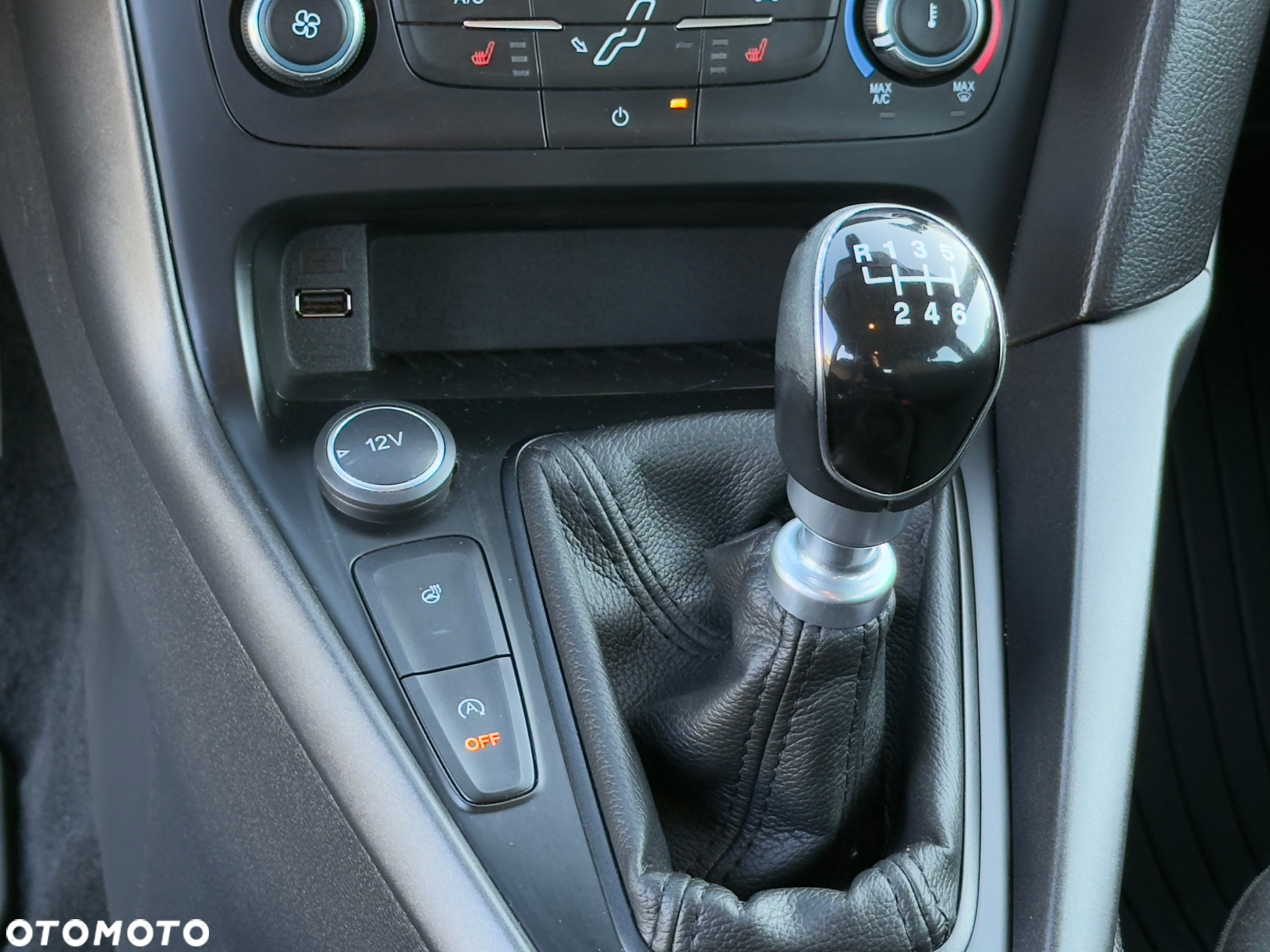 Ford Focus - 34