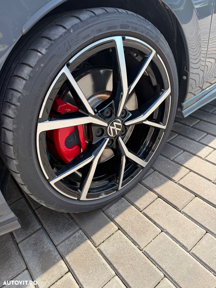 Volkswagen Golf - 6