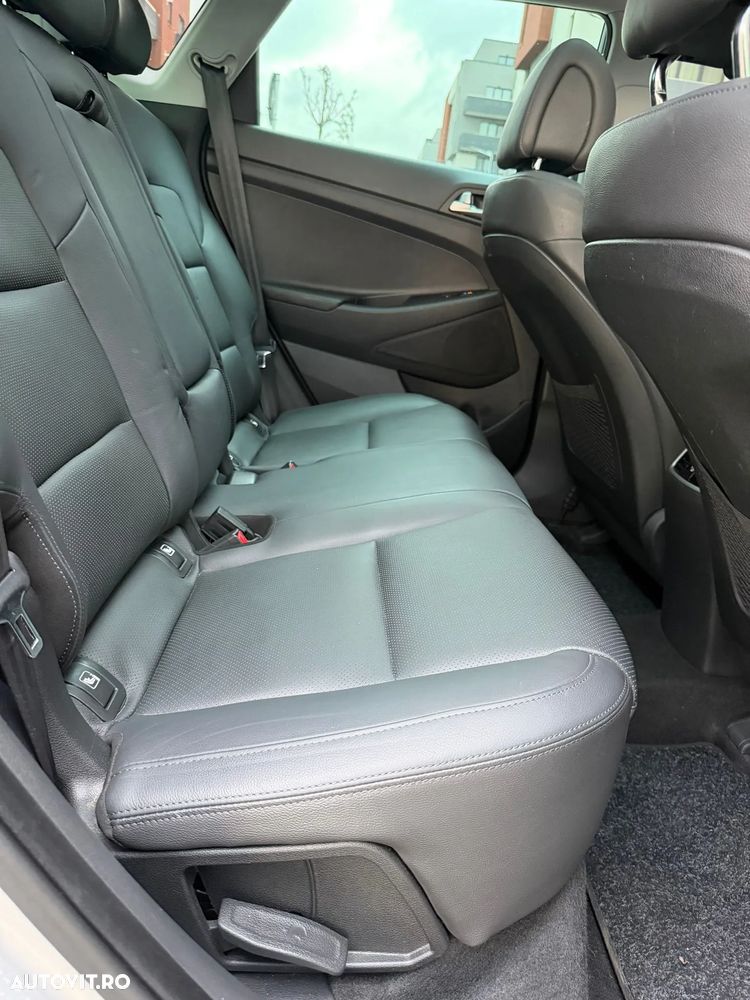 Hyundai Tucson 2.0 CRDI 4WD Automatik Premium - 16