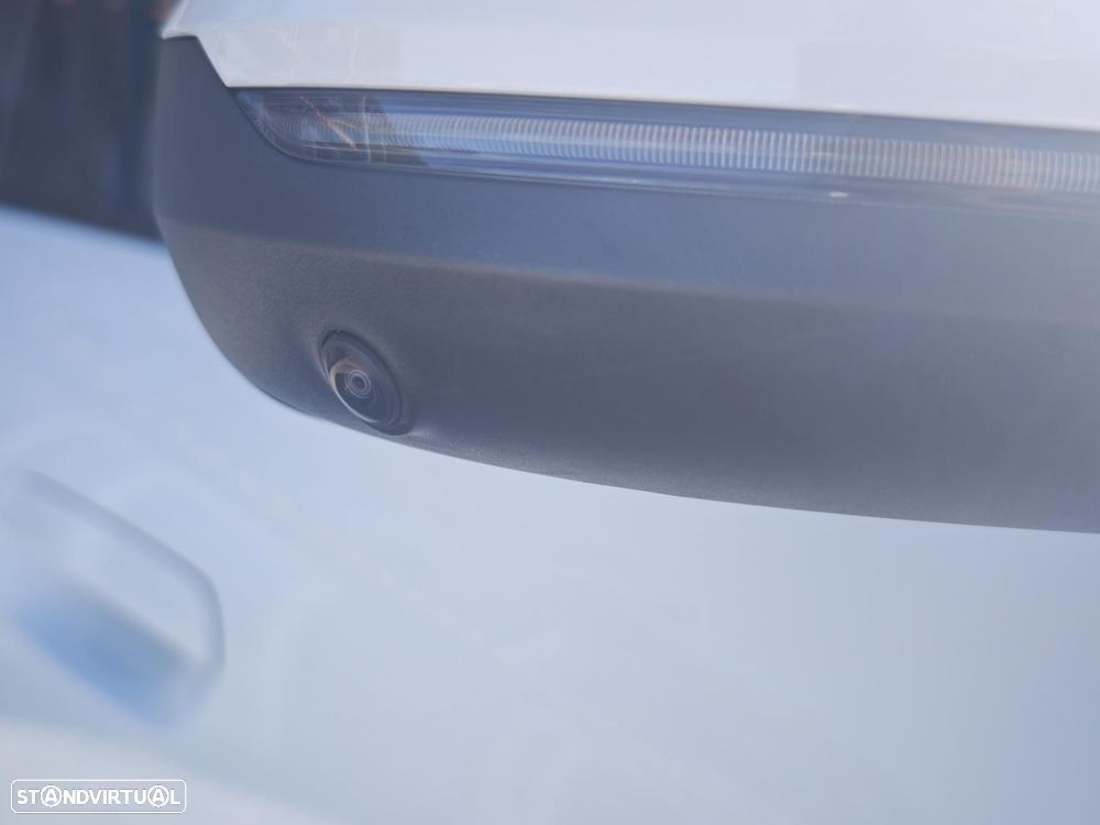 BMW iX2 eDrive20 Pack Desportivo M - 23