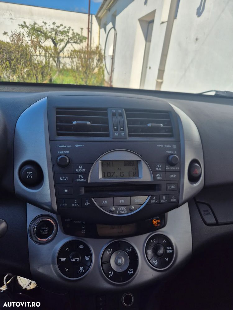 Toyota RAV4 2.0 Executive - 9