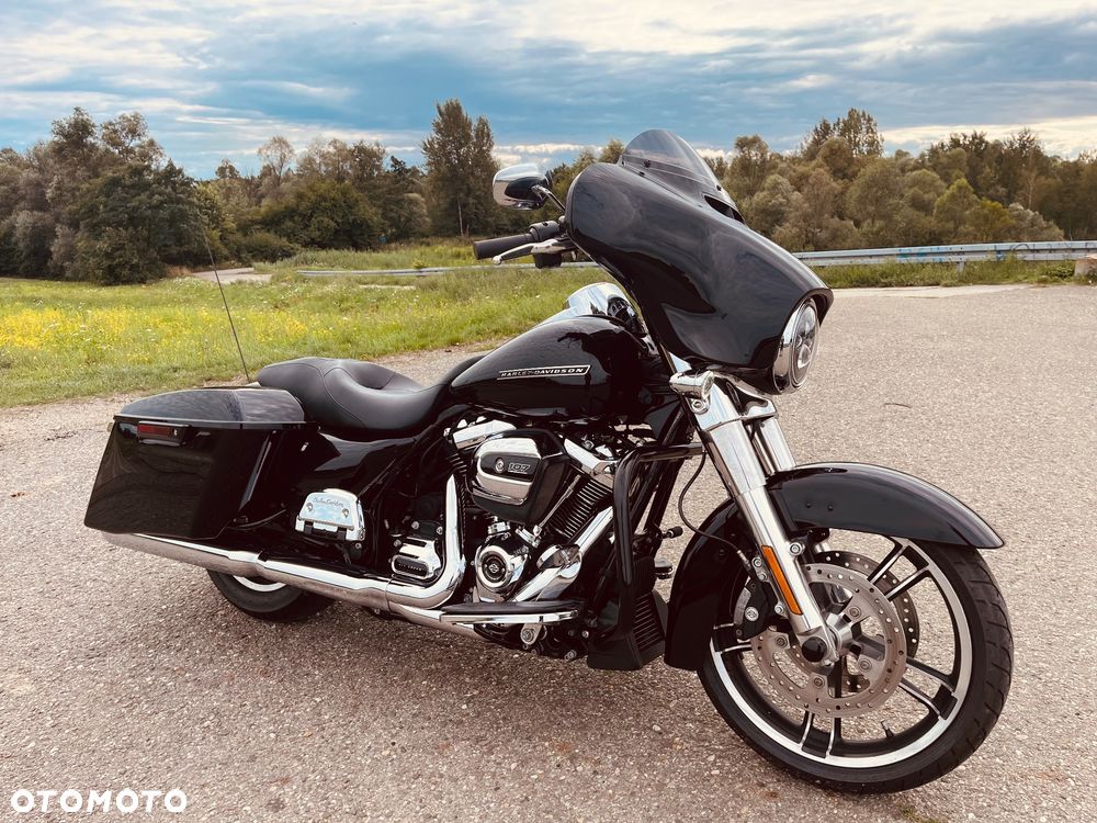 Harley-Davidson Touring Street Glide - 22