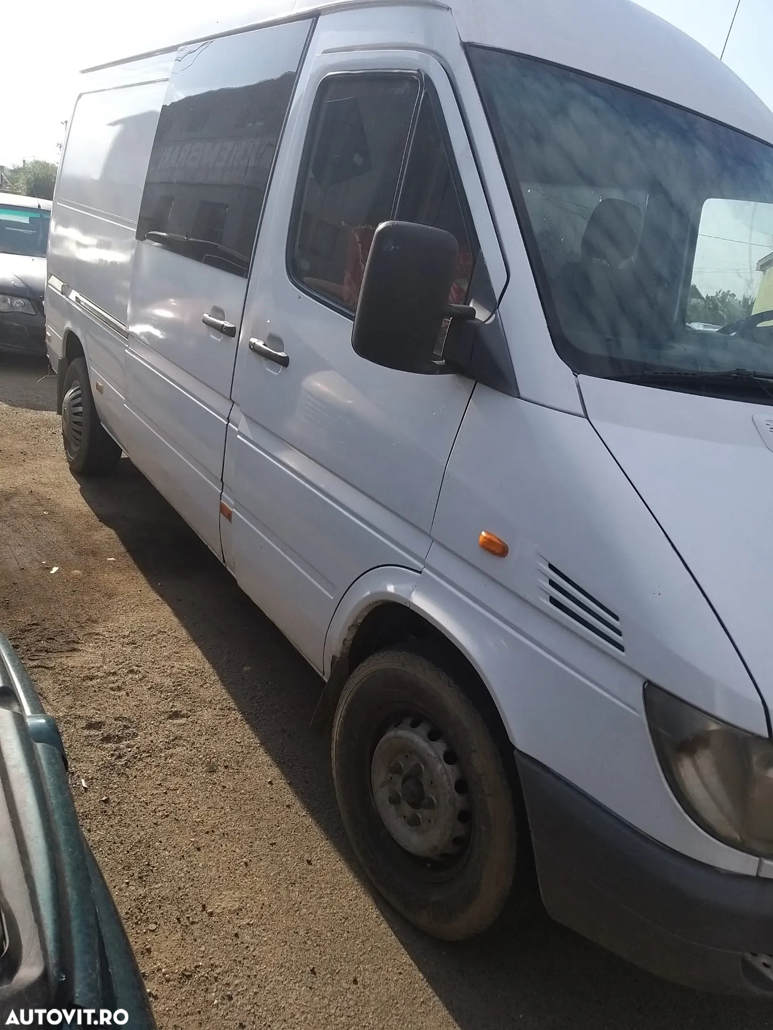 Dezmembram Mercedes Sprinter din 2005 , 2.2 Diesel - 2