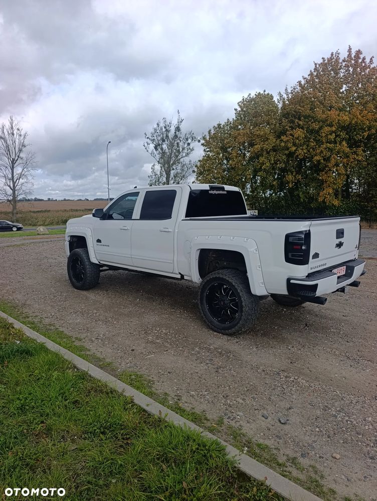 Chevrolet Silverado - 6