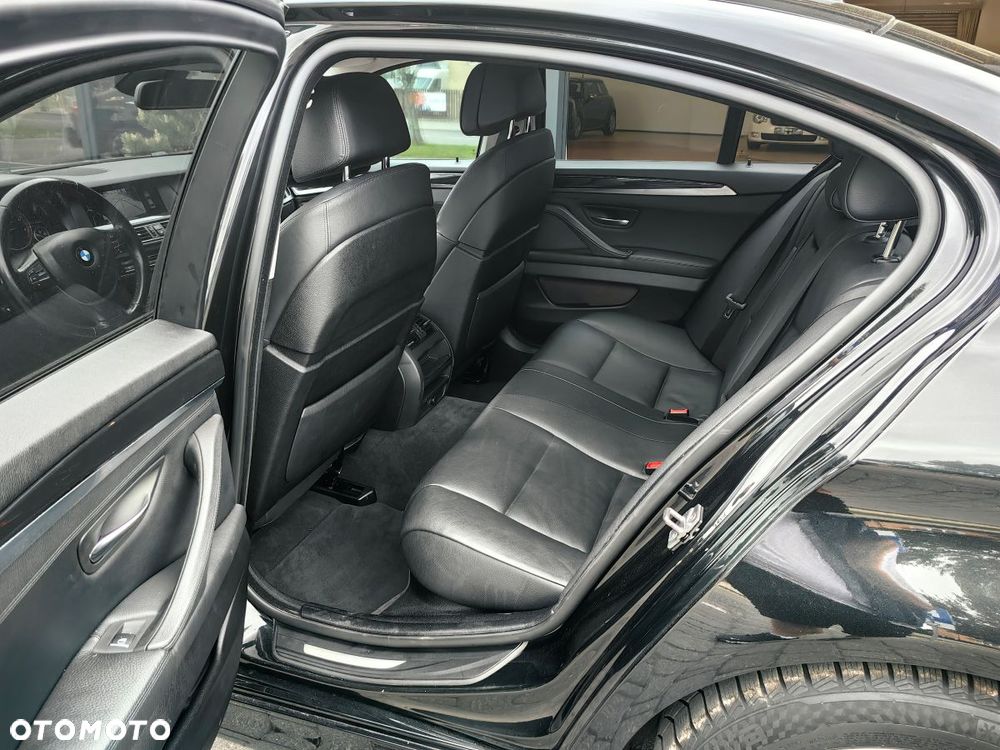 BMW Seria 5 525d - 8