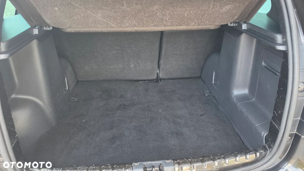 Dacia Duster TCe 125 4x2 Celebration - 11