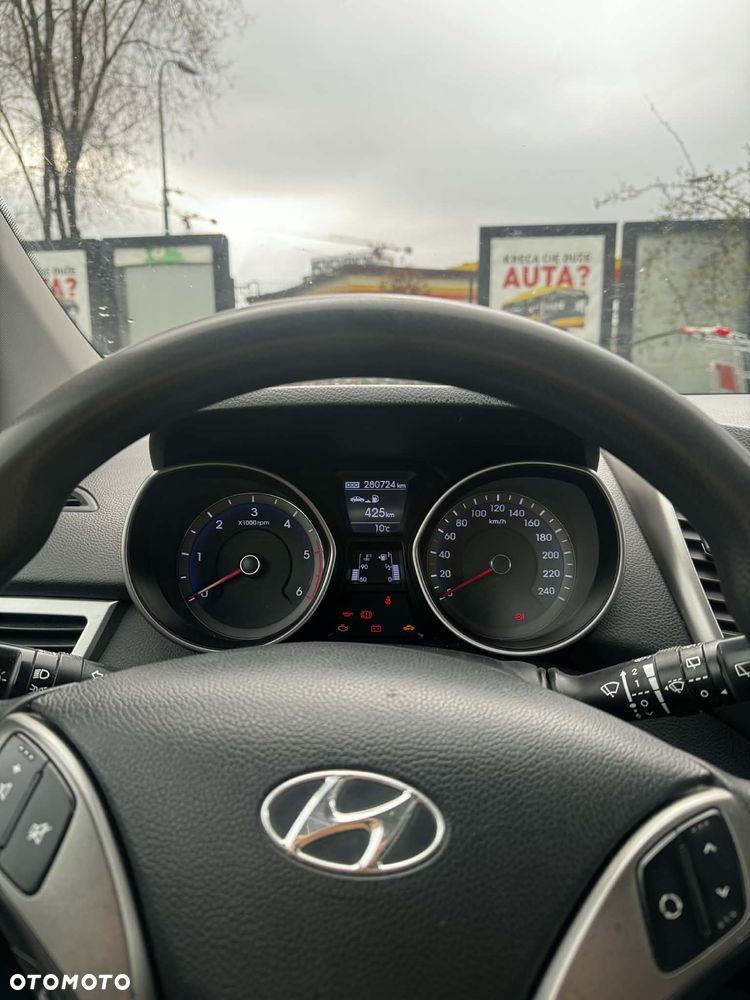 Hyundai i30 1.6 CRDi Classic + - 9