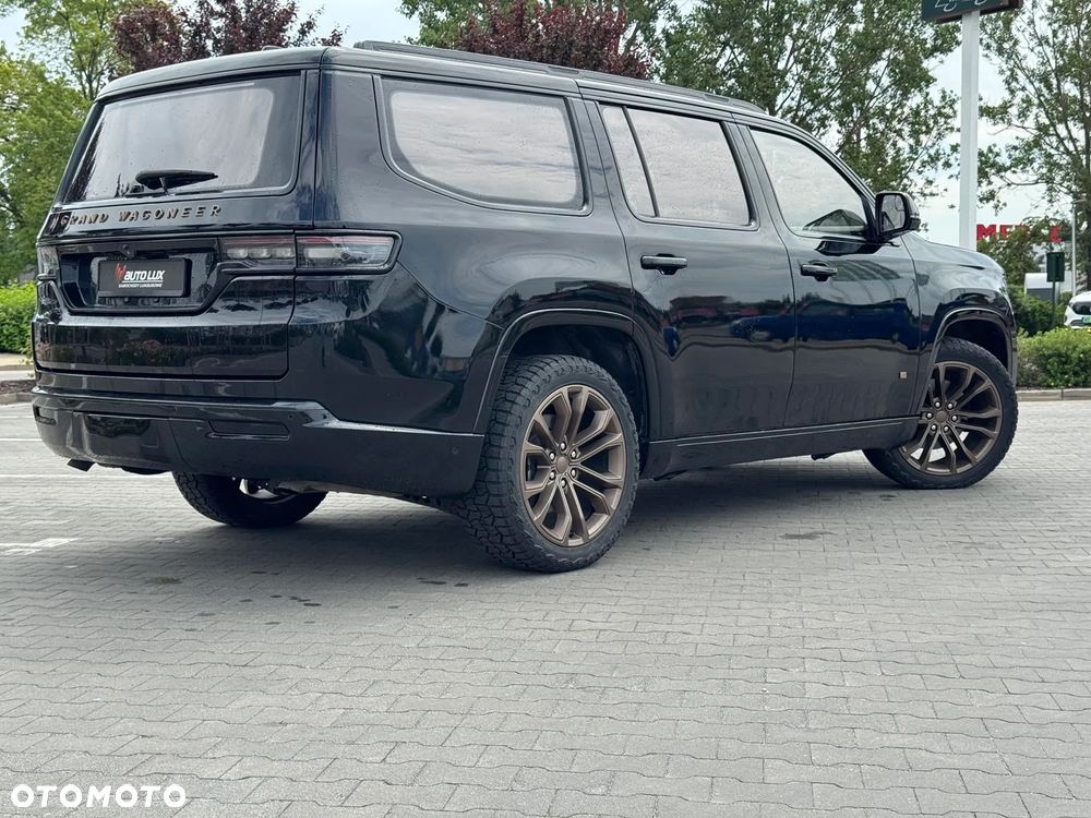 Jeep Grand Wagoneer - 7