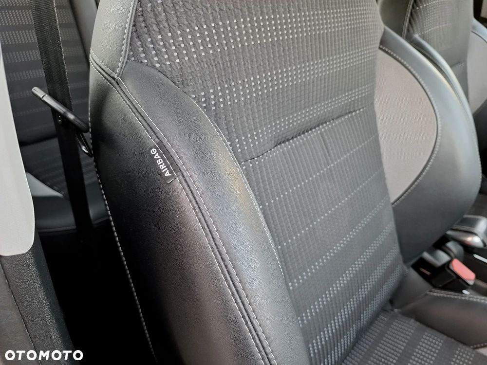 Peugeot 2008 1.6 BlueHDi Allure - 22