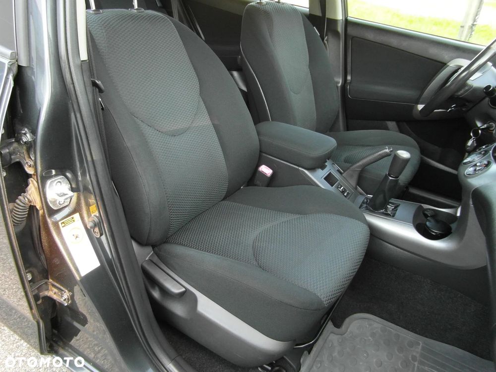 Toyota RAV4 2.0 VVT-i Sol - 18