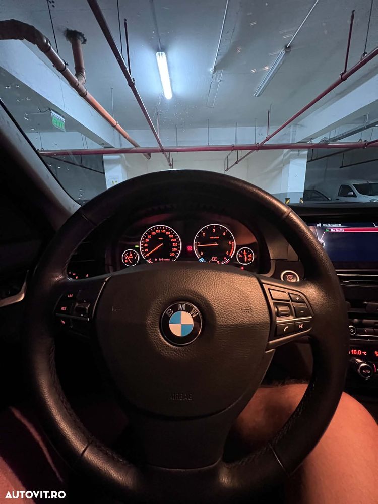 BMW Seria 5 520d Aut. Luxury Line - 11