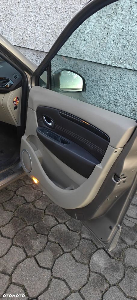 Renault Scenic 1.9 dCi Privilege - 25