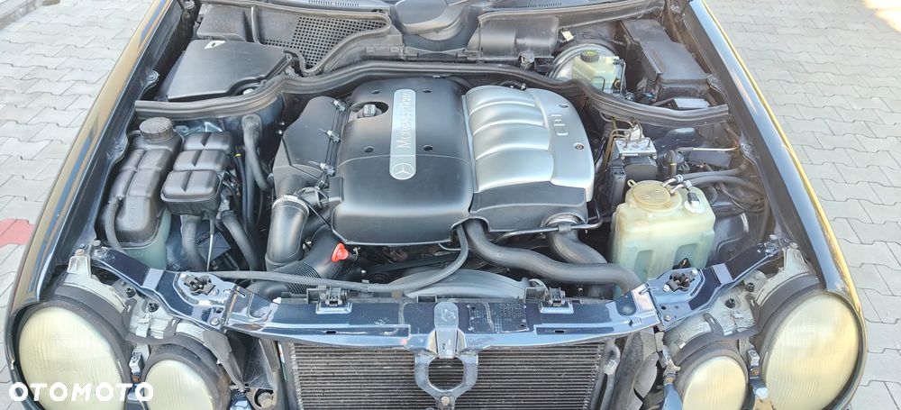 Mercedes-Benz Klasa E - 8