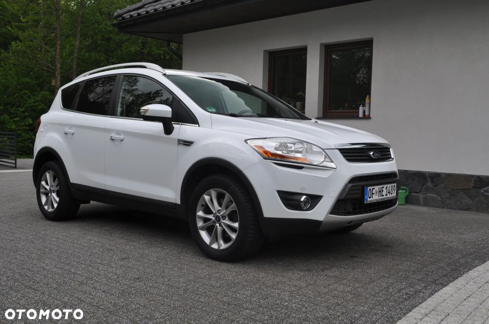 Ford Kuga 2.0 TDCi 2x4 Titanium - 13