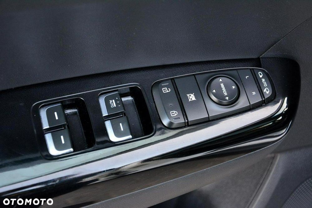 Kia Sportage 2,0 CRDI AWD Platinum - 31