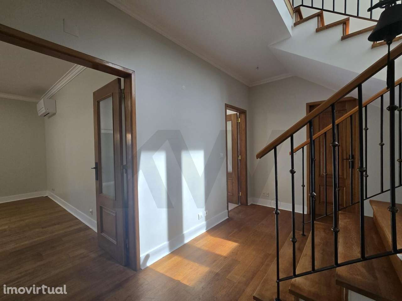 Moradia T4 para arrendamento — mobilada e equipada, com piscina e jard - Grande imagem: 5/33