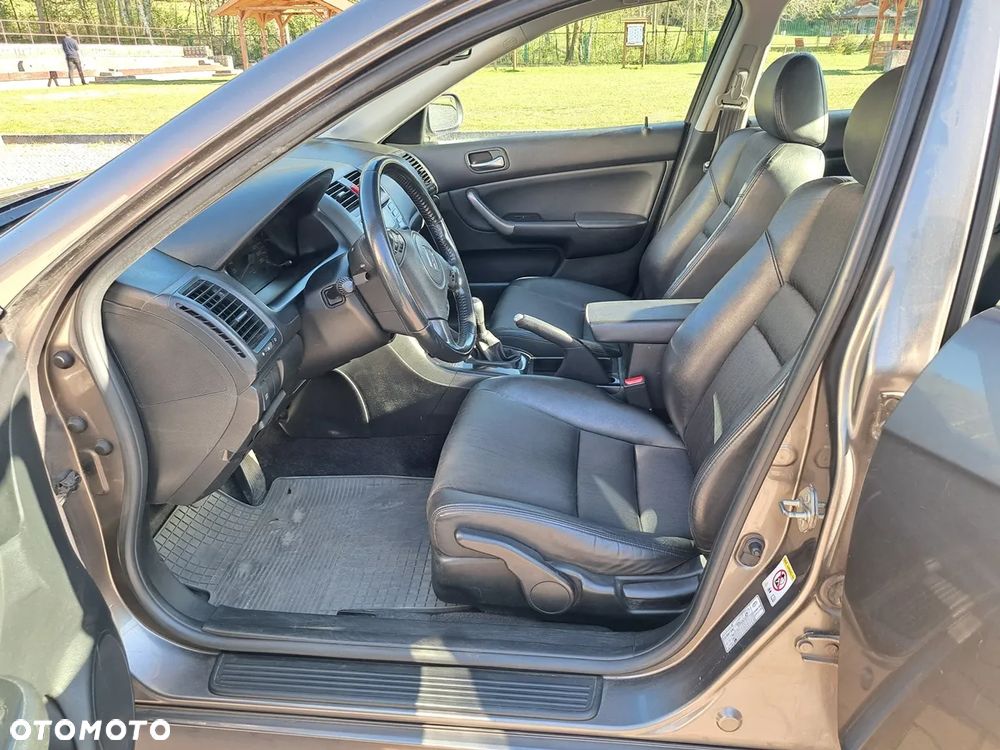 Honda Accord 2.0 Sport - 19