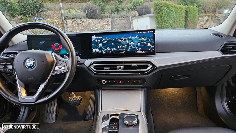 BMW 330 e Touring Line Sport Auto - 21