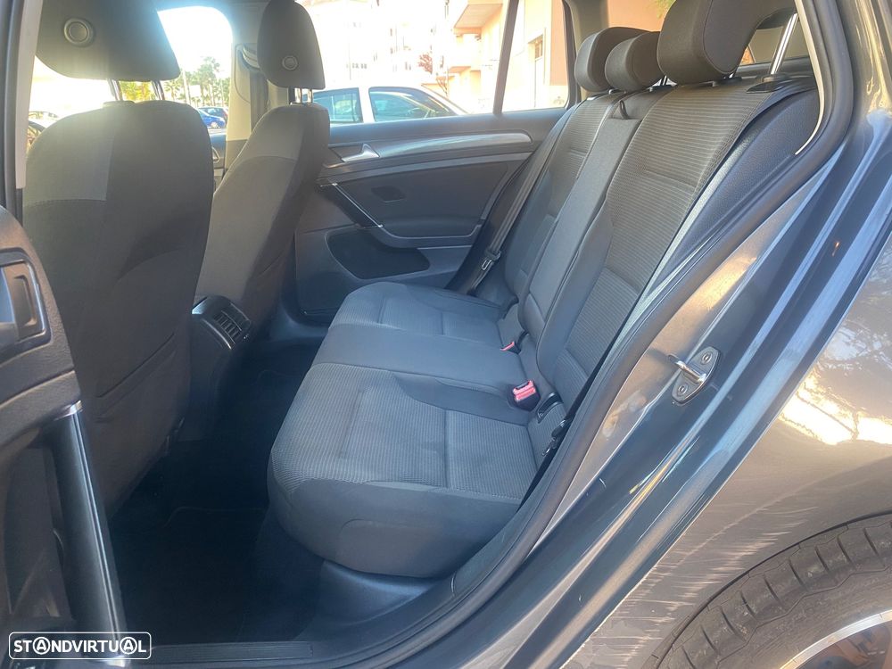 VW Golf Variant 1.6 TDi R-Line DSG - 10