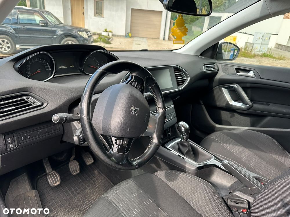 Peugeot 308 - 8