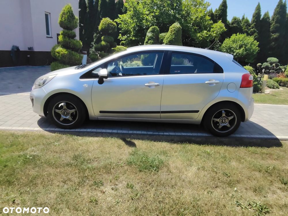 Kia Rio 1.2 M - 9
