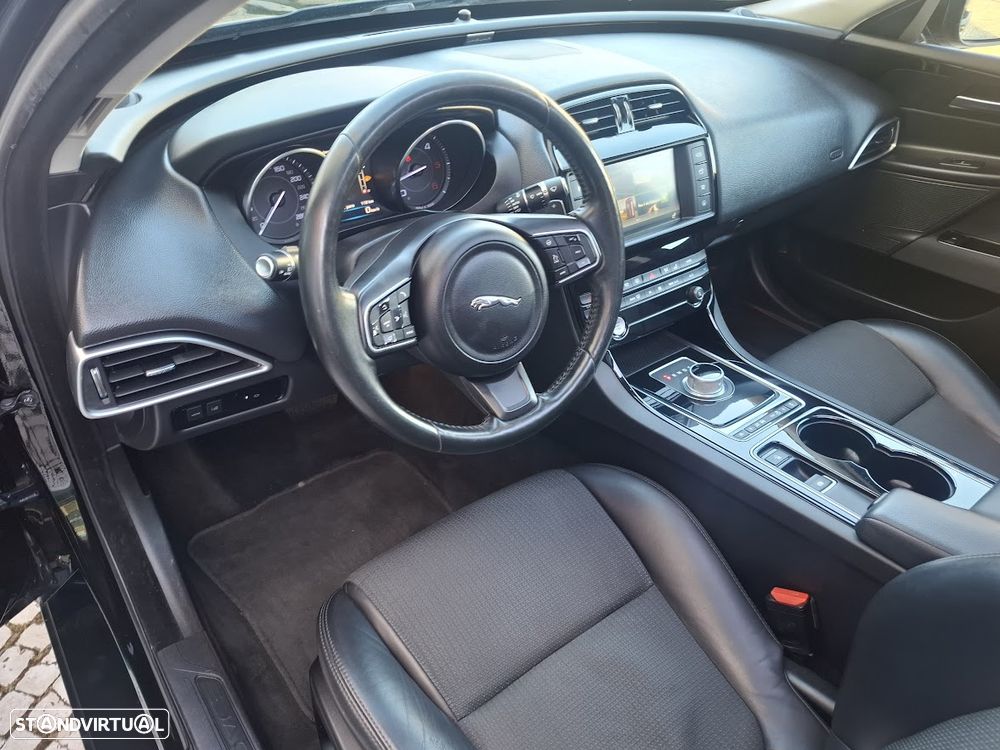 Jaguar XE 2.0 D Prestige Aut. - 29