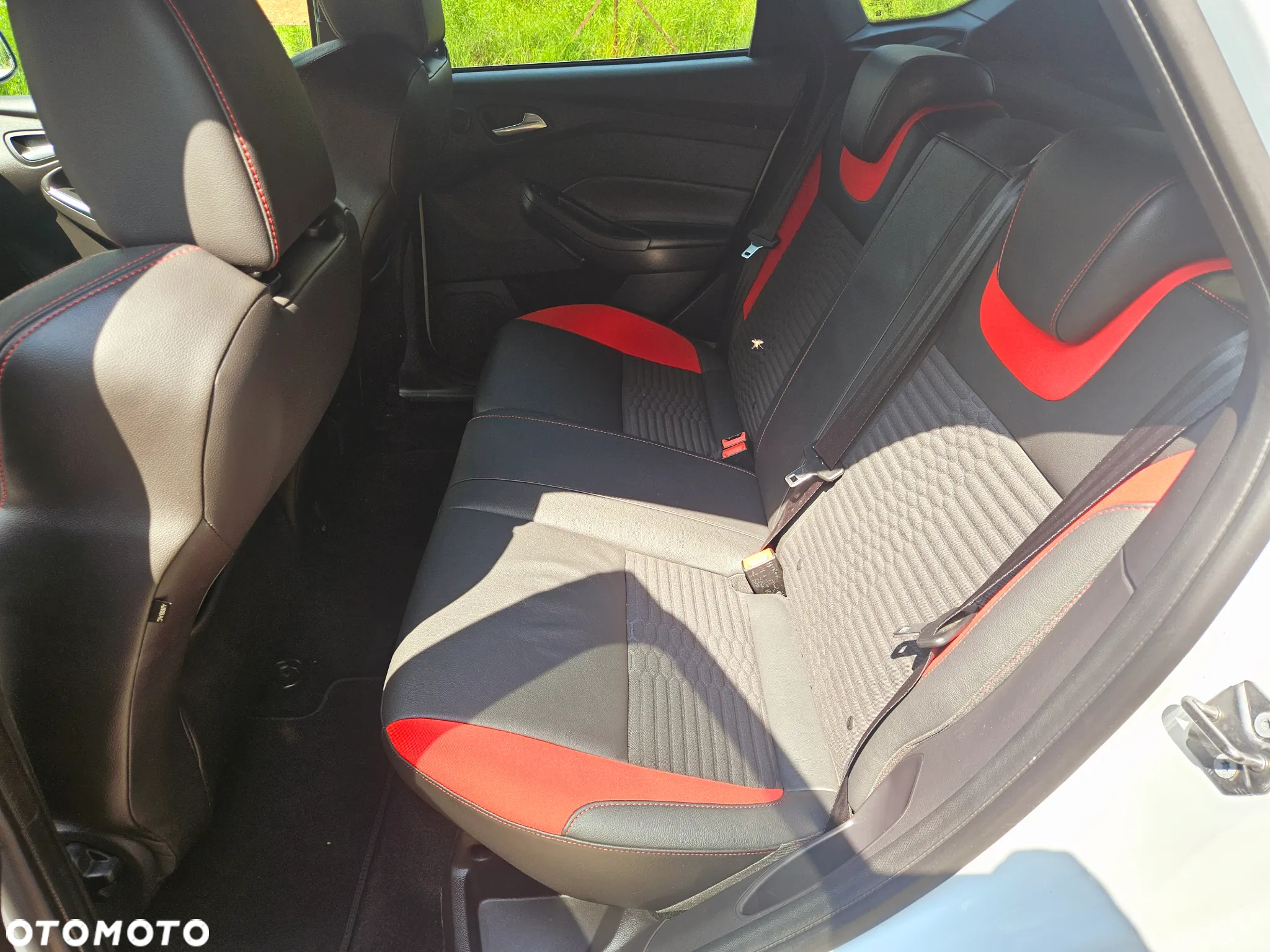 Ford Focus 2.0 EcoBoost ST mit Leder-Sport-Paket - 21