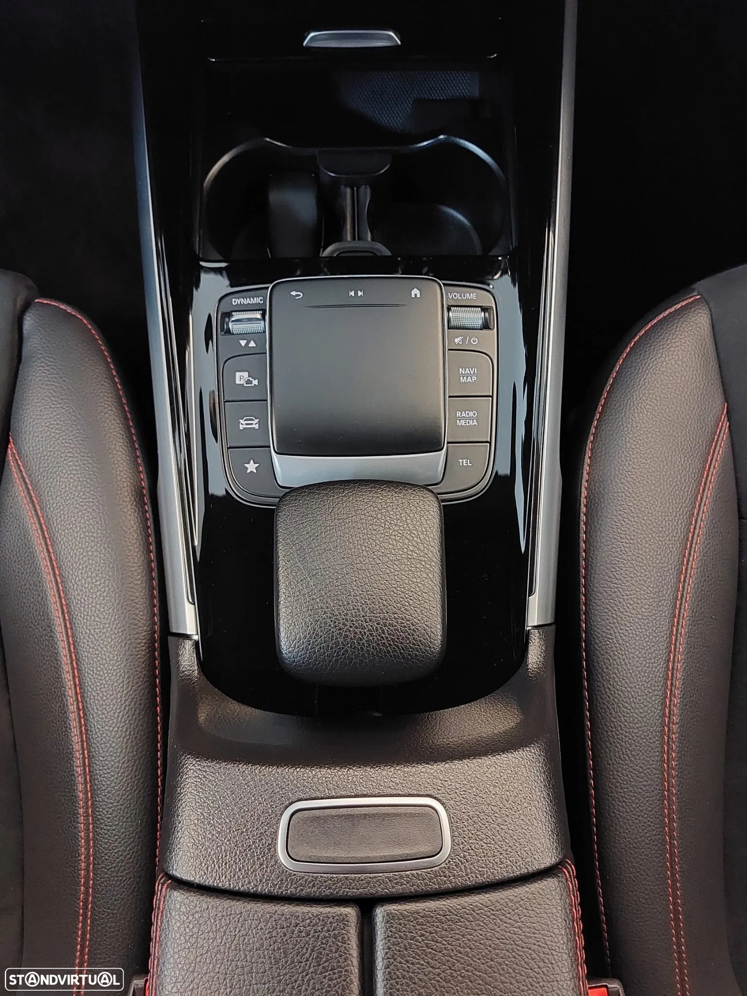 Mercedes-Benz GLB 200 AMG Line - 17