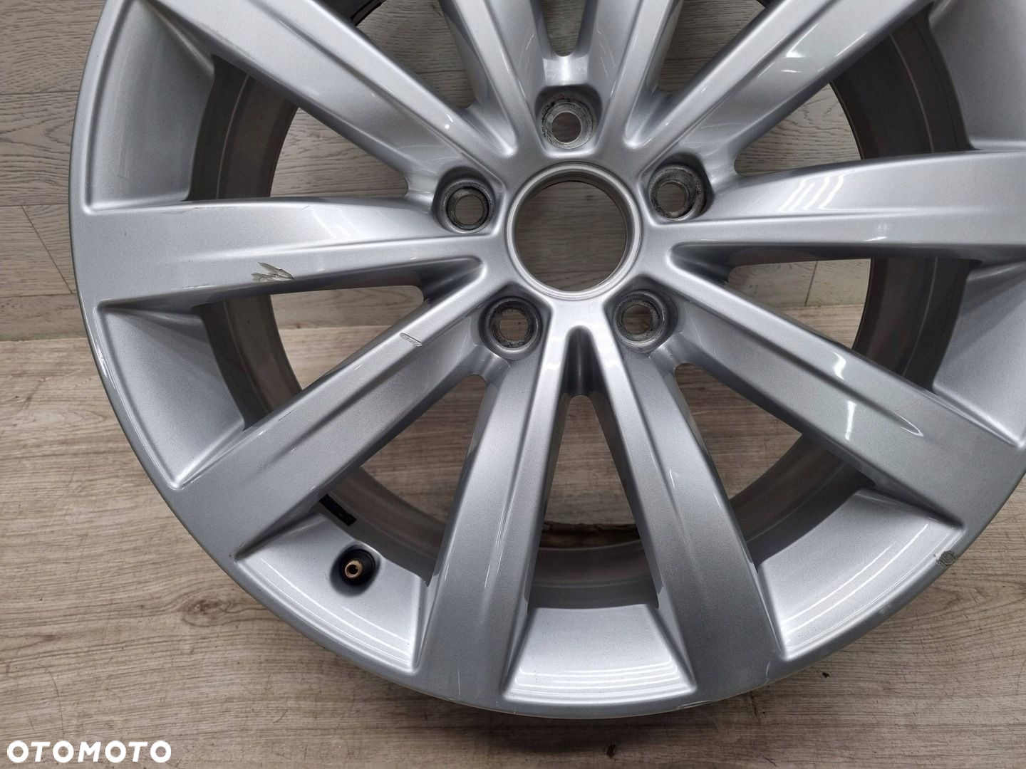 Felga VW Sharan 7N0 7.0Jx17H2 Et39 5x112 7N0601025C - 7
