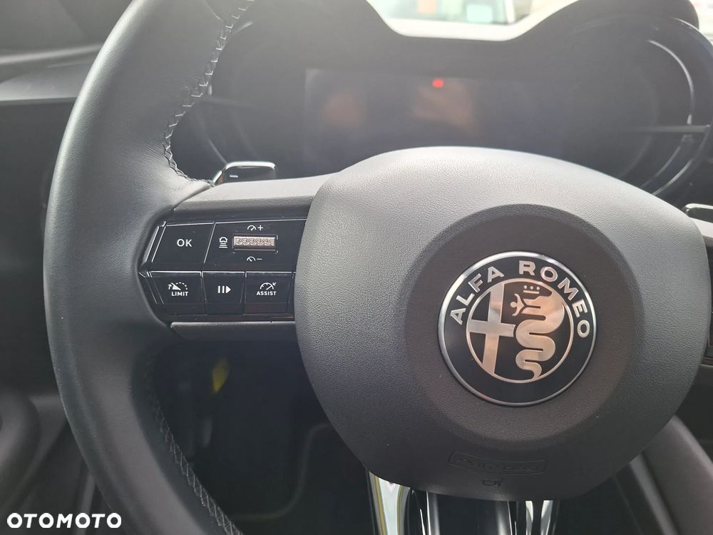 Alfa Romeo Junior 1.2 mHEV Ibrida Speciale eDCT - 27