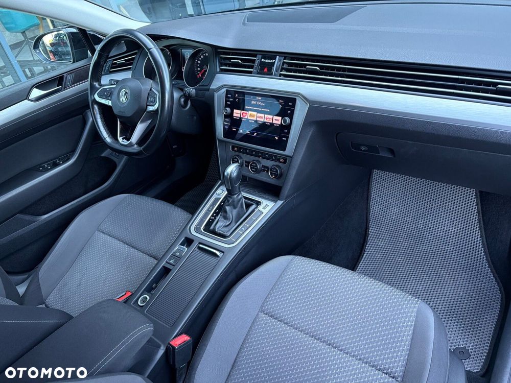 Volkswagen Passat - 17