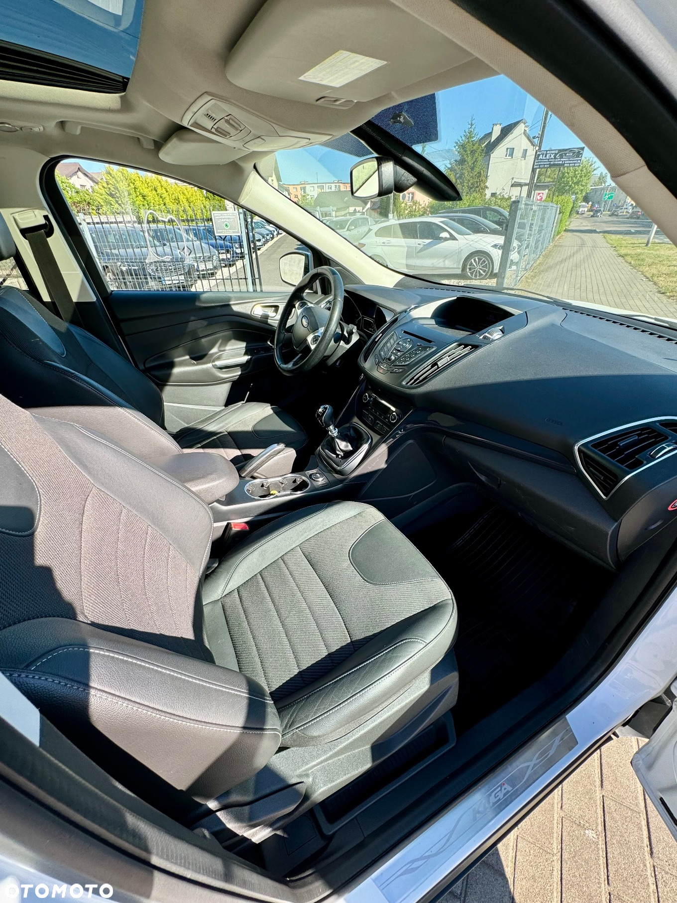 Ford Kuga 2.0 TDCi 2x4 Titanium - 15