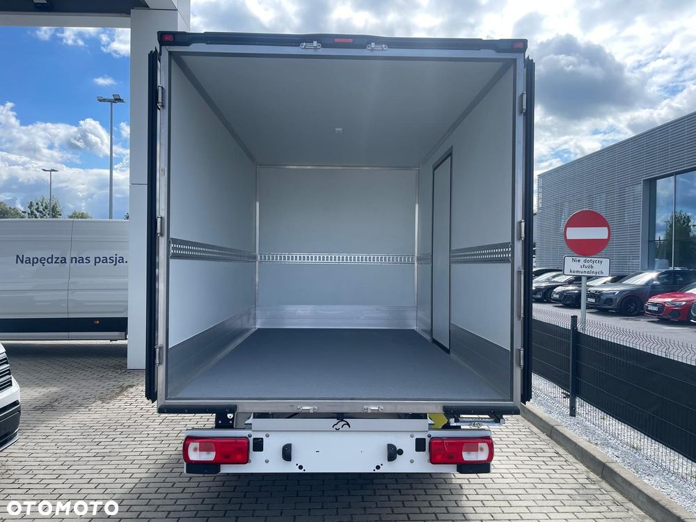 Volkswagen Crafter - 11