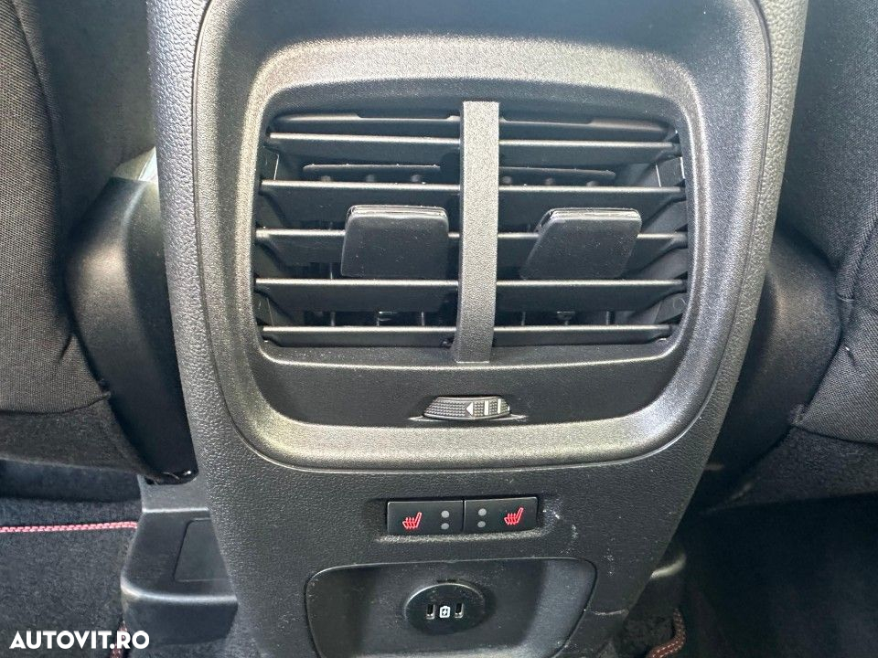 Ford Kuga - 12