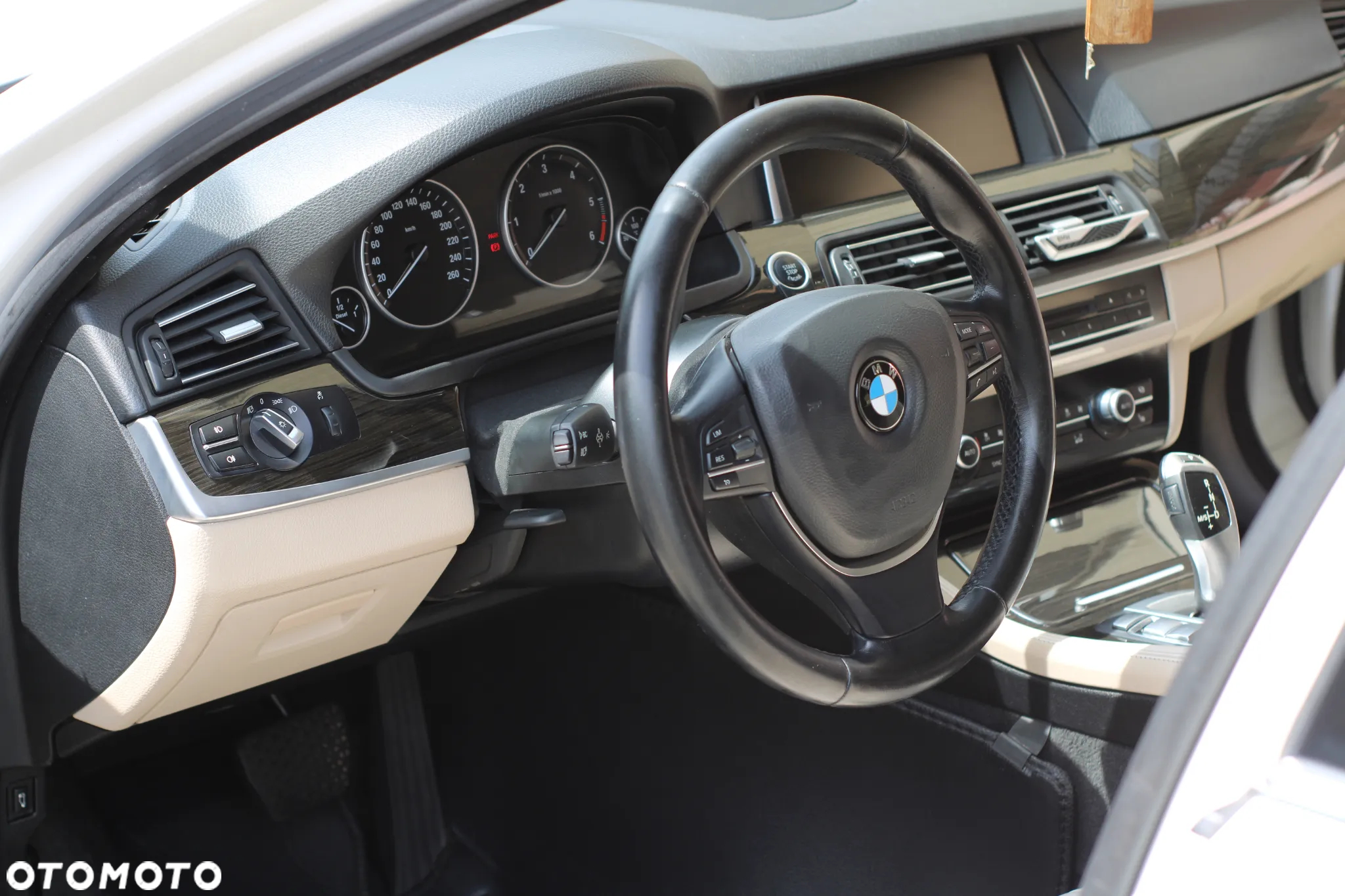 BMW Seria 5 520d Luxury Line - 9